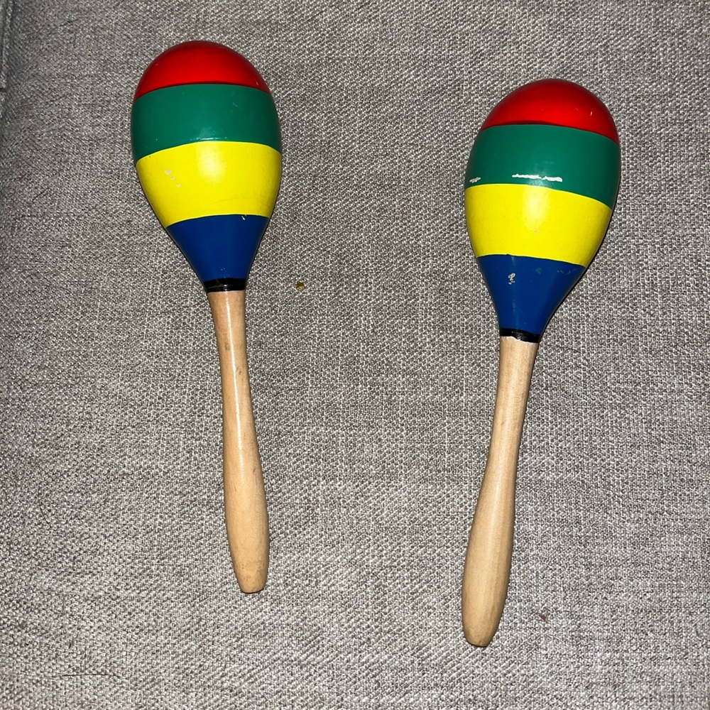 Cinco de Mayo! 2 Maracas!